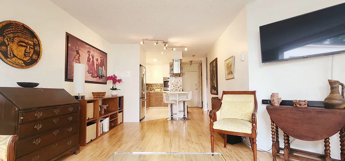 Building Photo - 1350 Comox St #211