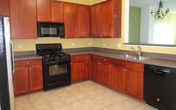 3rd image of 4323 Savoy Ln