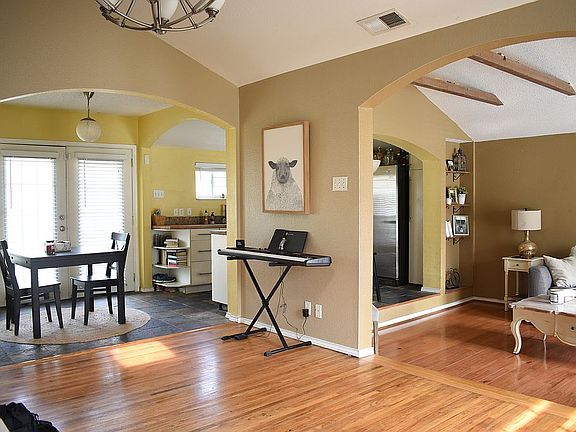 entry/living