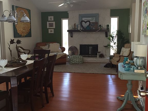 3rd image of 407 Planceer Pl