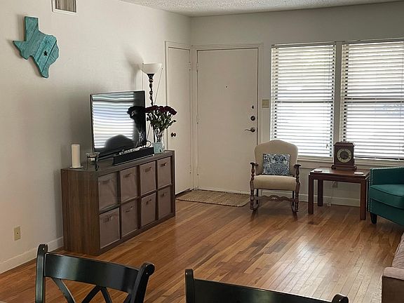 2nd image of 4601 Oakmont Blvd