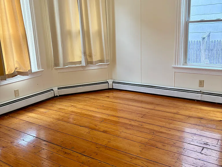 160 Sabin St #1 — Photo 3