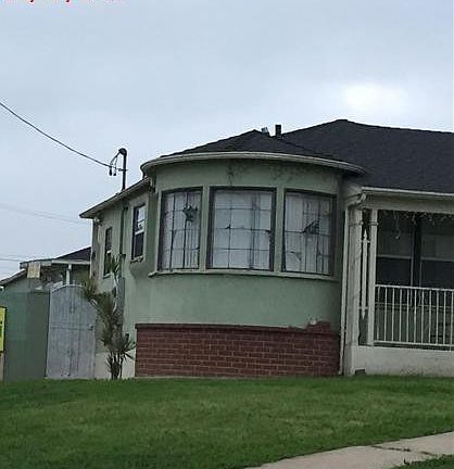 3rd image of 700 W 111th St