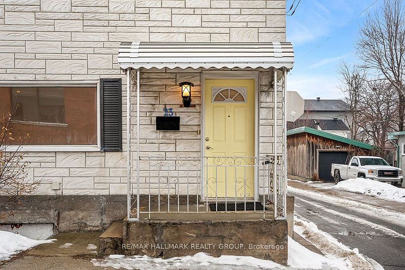 Ottawa House for rent - 3 Bedrooms — photo 2