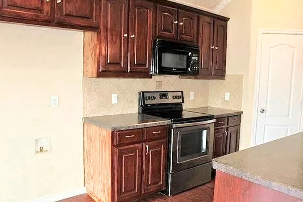 3 bed, 2824 sqft, $2,775 — Photo 4