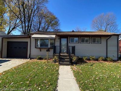 729 Woodbine Dr, Fenton, MI, 48430
