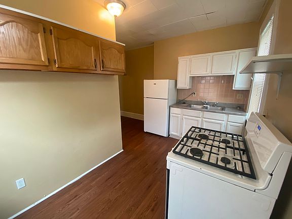 2nd image of 65 & 67 W Oakland Ave #4B-2BA-1765SQFT