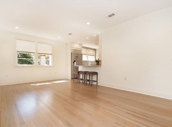 3rd image of 1013 N Carrollton Ave