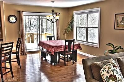 5th image of 93 Riverchase Dr NE