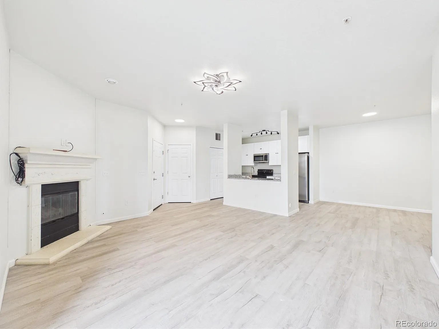 2 bed, 2.0 bath, 1174 sqft, $1,850 — Photo 4