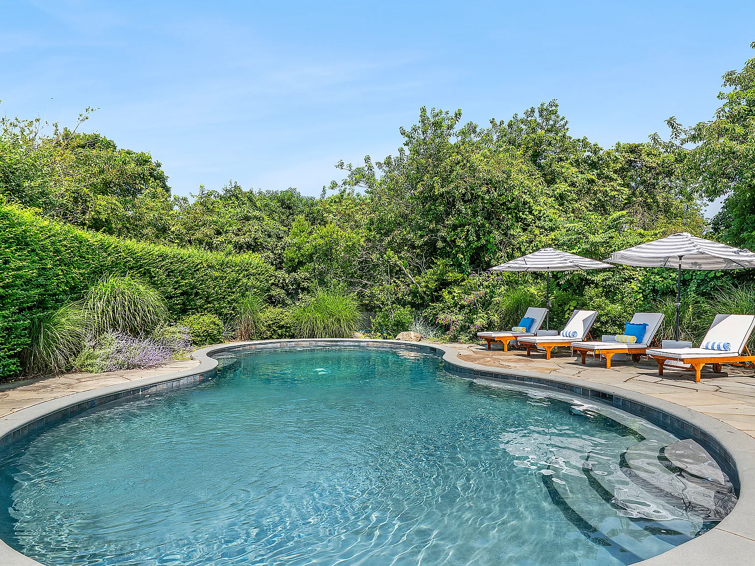 Stunning Montauk Escape with Ocean Views — Photo 4
