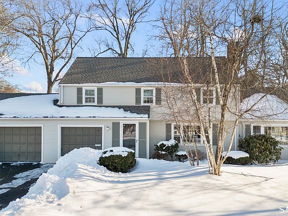 3rd image of 105 Hyde Road