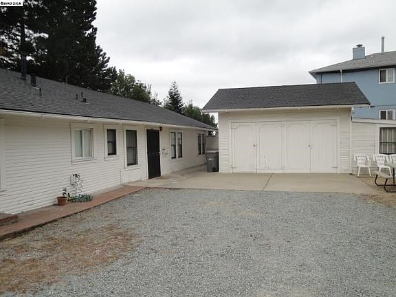 3rd image of 6939 Macarthur Blvd