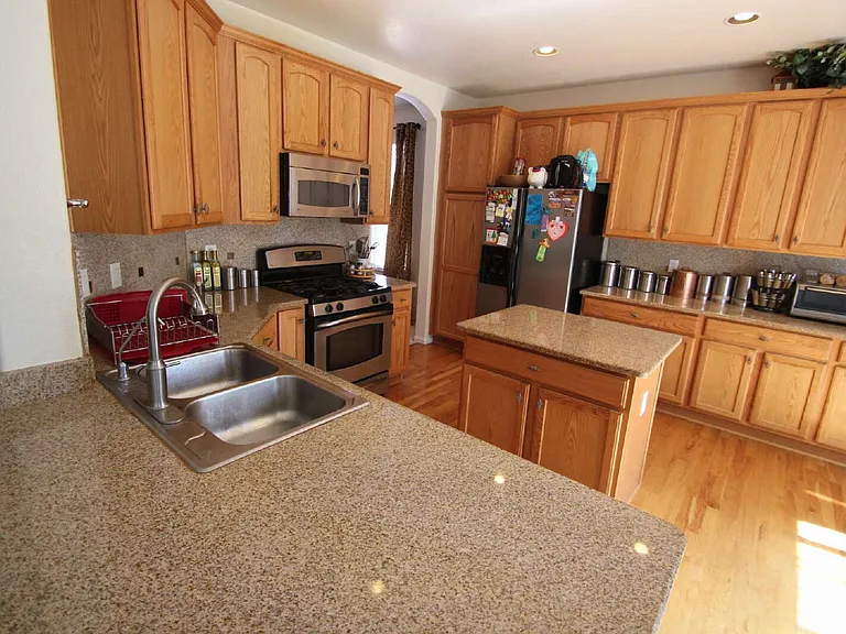 5420 Heatherton Ln — Photo 13