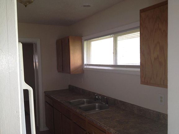 4th image of 8624 Balboa Dr