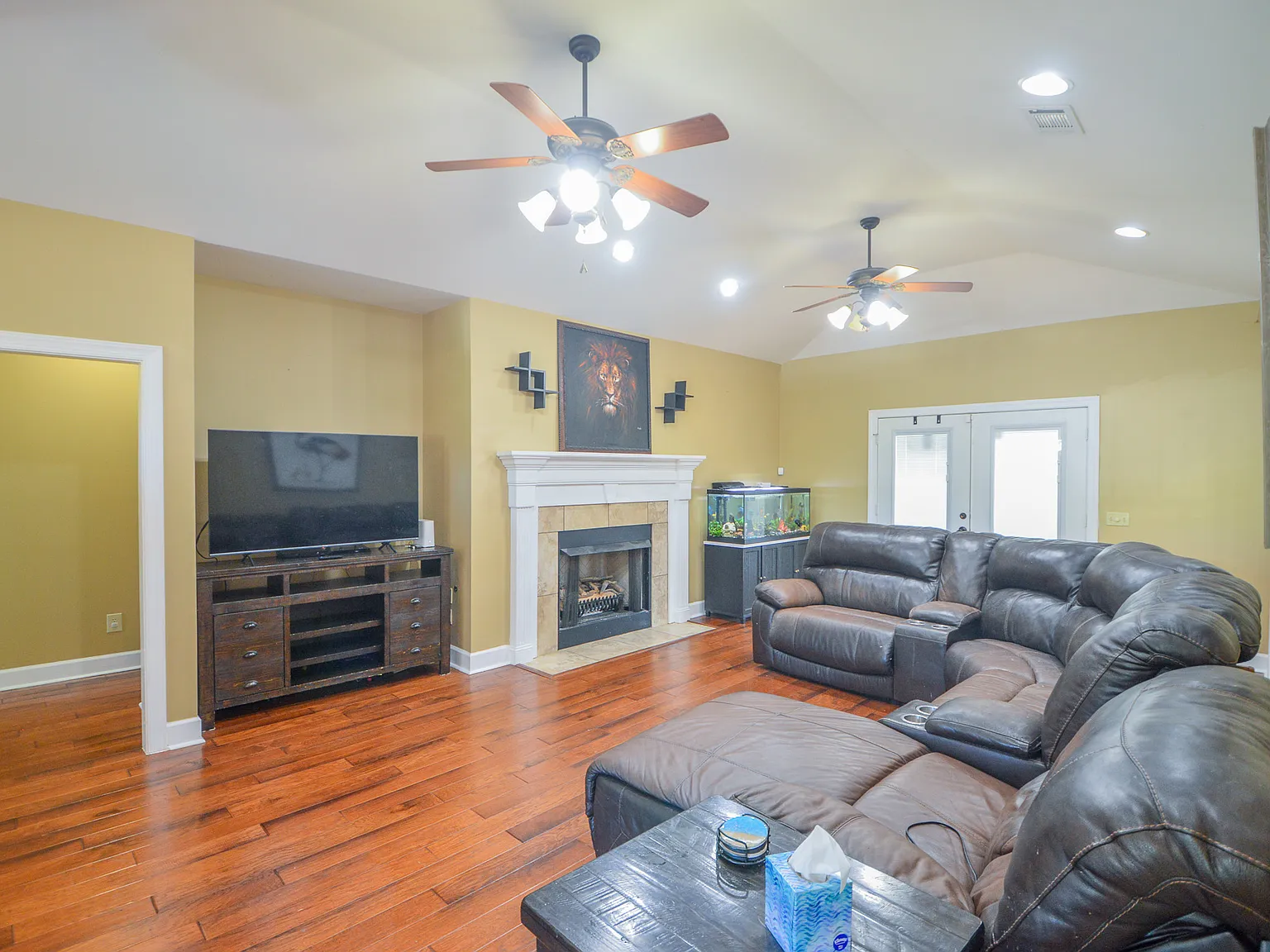 4 bed, 2770 sqft, $2,800 — Photo 4