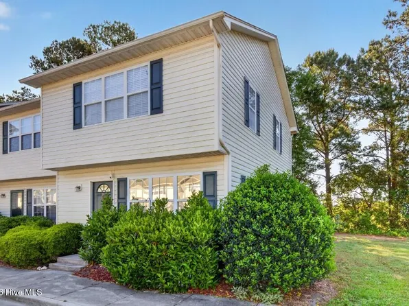 41 Pirates Cove Drive, Swansboro, NC 28584