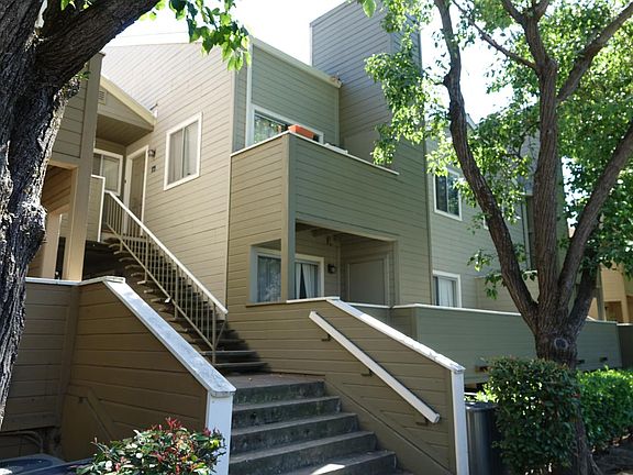 3rd image of 1019 Dornajo Way APT 256