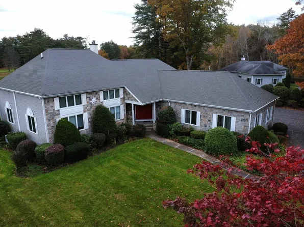 139 Fairway Dr, Halifax, MA 02338
