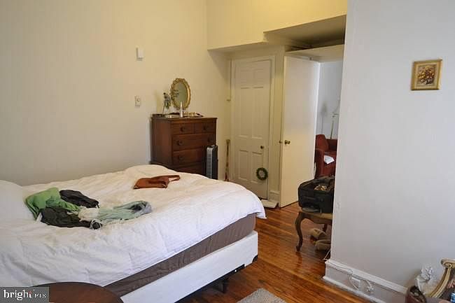 2nd image of 2051 Walnut St #5
