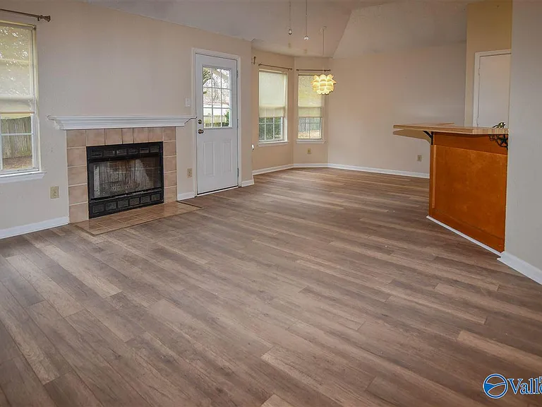106 Vistawood Ct — Photo 2