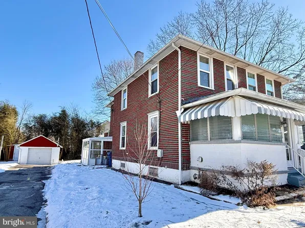 15 Bradley Ave, Coatesville, PA 19320