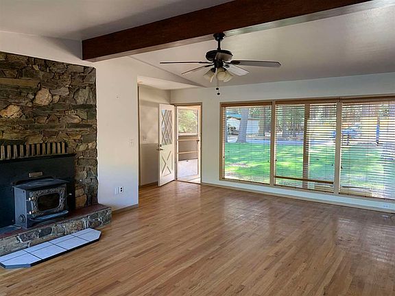 4th image of 462880 Circle Dr