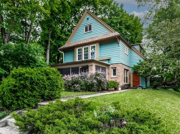 327 Harvard Pl, Syracuse, NY 13210