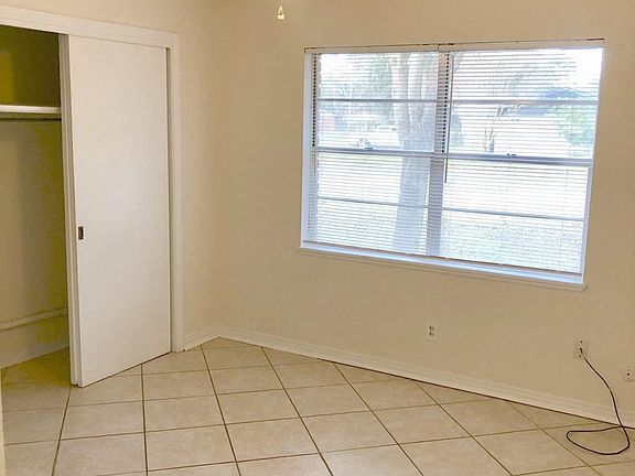 5th image of 2458 Bay Vista Dr