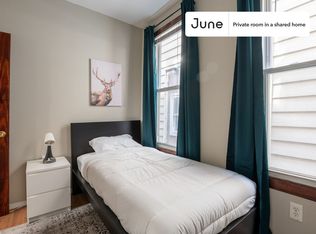 2010 S Loomis St #B, Chicago, IL 60608
