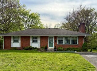 1040 Della Dr, Lexington, KY 40504