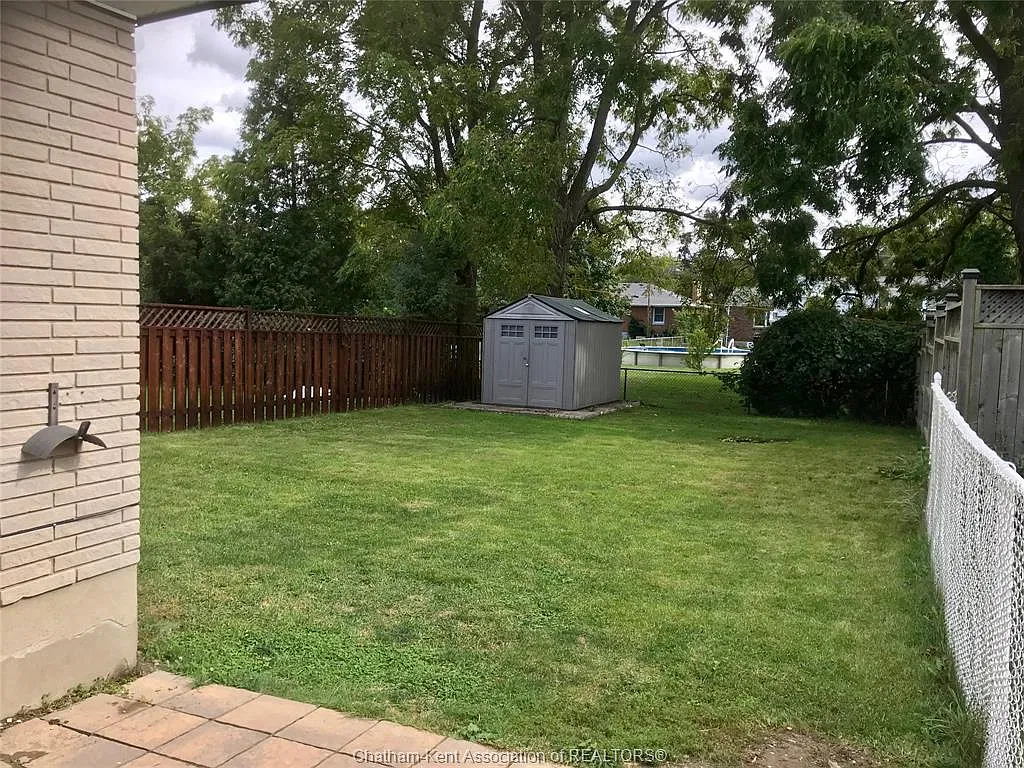 3 bed, 1.5 bath, $2,150 — Photo 2