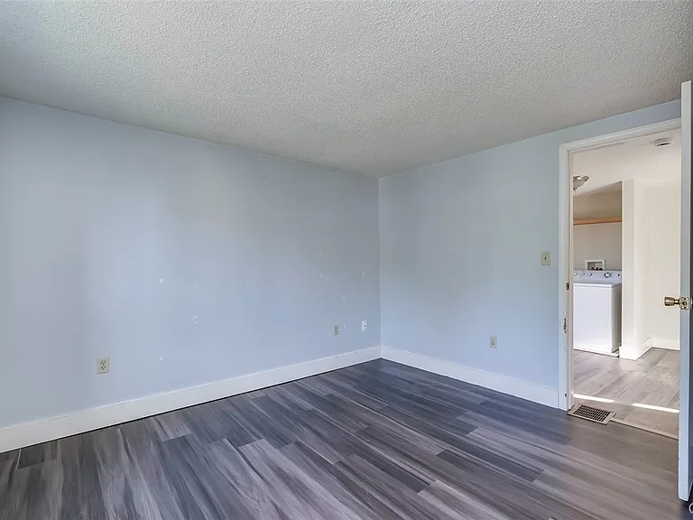 544 S Mechanic St — Photo 34
