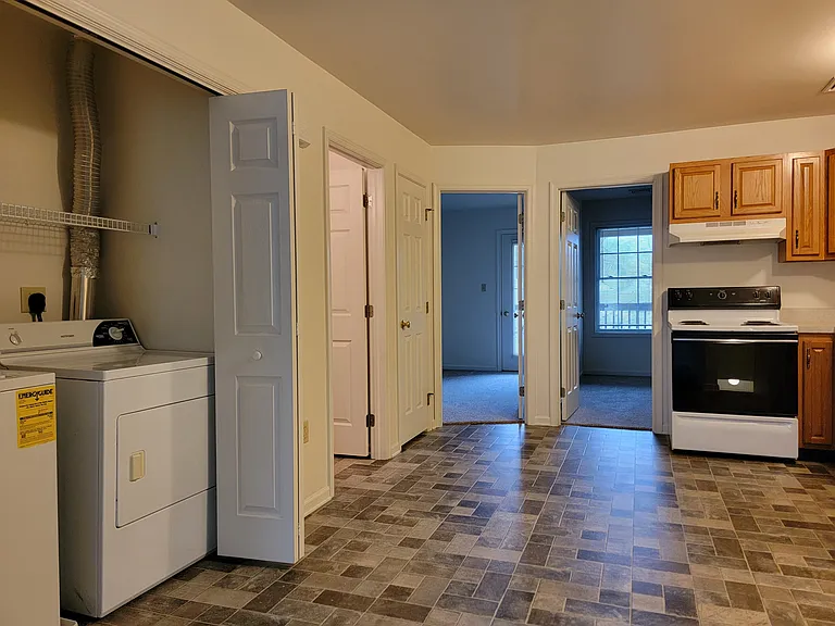 185 Tom Ave #C — Photo 3