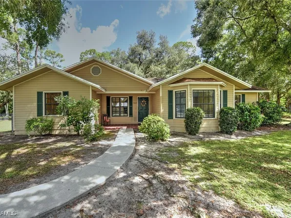 1662 Palm Ln, Labelle, FL 33935