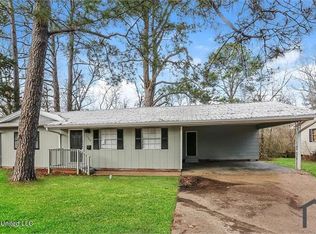 1060 Deryll St, Jackson, MS 39212