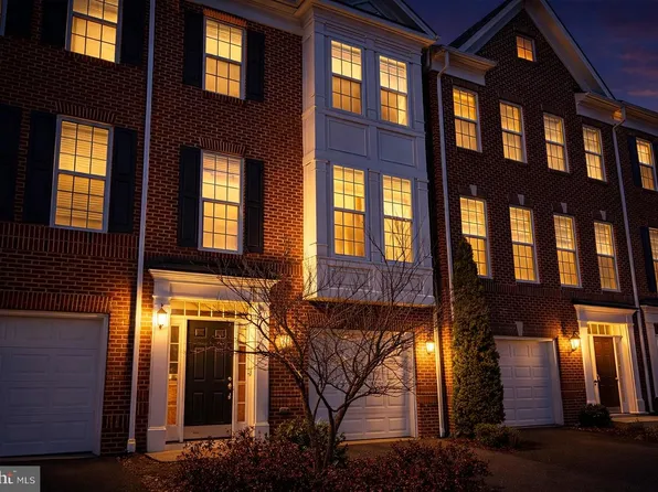 6262 Casdin Dr, Alexandria, VA 22310