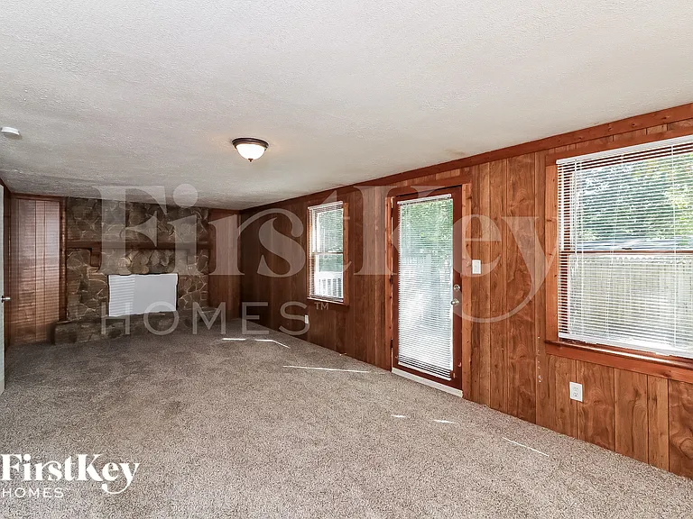 5379 Park Ave — Photo 8