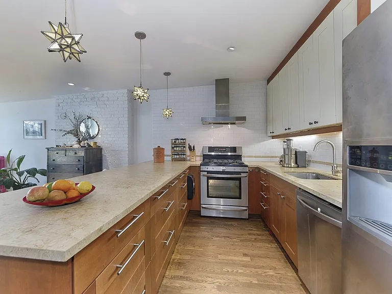 417 Clinton St #5 — Photo 4