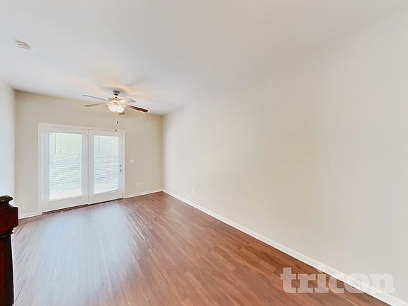2nd image of 125 Hickory Station Ln