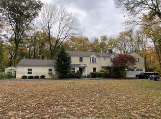9 Blueberry Ln, Darien, CT 06820