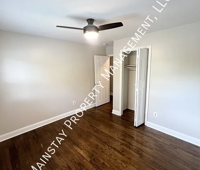 8802 Groton Ct — Photo 12