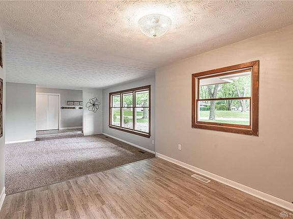 5th image of 2232 S Linda Dr