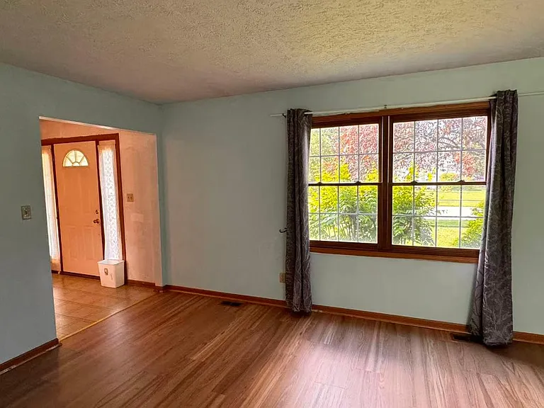 626 Harrison Rd — Photo 4