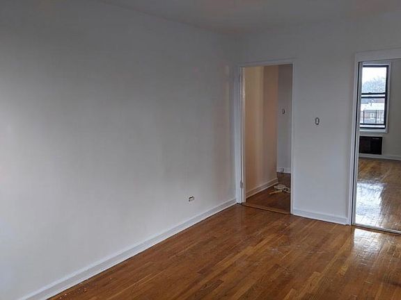 4th image of 15010 79th Ave APT 1C