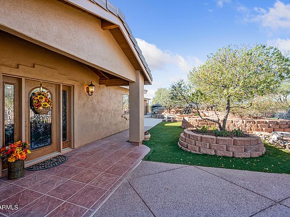 5th image of 203 E VENADO Drive