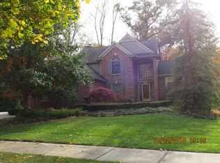1566 Forest Bay Ct, Wixom, MI