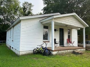 711 Peedin St, Selma, NC 27576