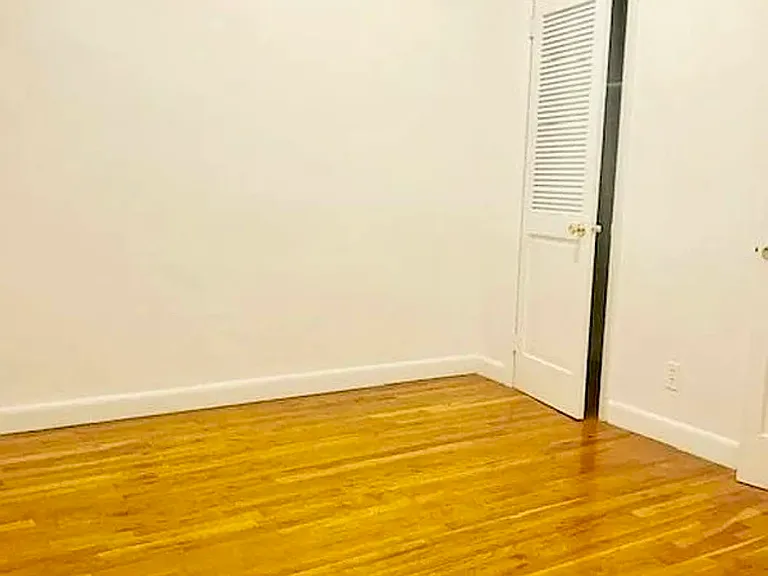 172 E 92nd St #2B — Photo 4