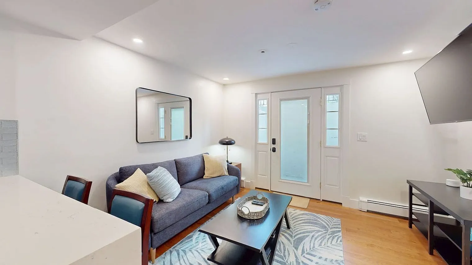 1 bed, 1.0 bath, 495 sqft, $8,637 — Photo 1